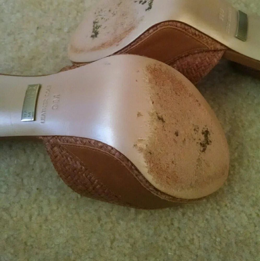 Badgley Mischka Tan Leather And Raffia 5” Heel Platform Sandals Size 9